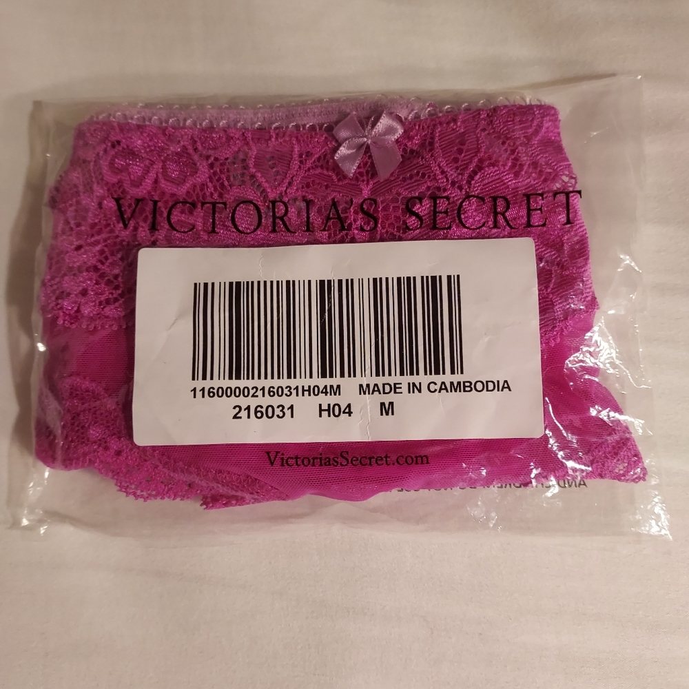 NWT Victoria's Secret lace bikini, M, Magnolia color